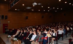 Vezirköprü MYO'da 'Yapay Zeka Gerçeği Sempozyumu' yapıldı
