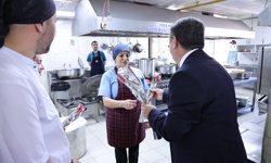 ANNELERİ UNUTMADI…