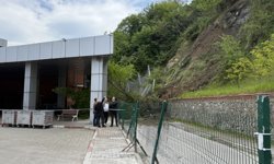 Zonguldak'ta heyelan terminaldeki yolcu bekleme peronuna zarar verdi