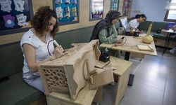 Ahşap kadınların elinde sanat eserine dönüşüyor