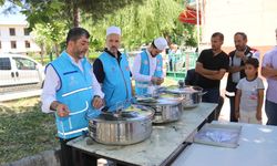 Amasya ve Taşova'da vatandaşlara aşure ikram edildi