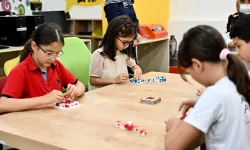 Antalya'da miniklerin zeka mücadelesi