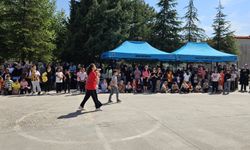 Bayat'ta oyun şenliği düzenledi