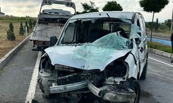 Bolu'da devrilen hafif ticari aracın sürücüsü yaralandı
