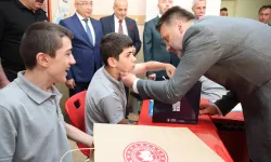 Bursa'da Başkan Vekili Biba öğrencilerin karne heyecanına ortak oldu