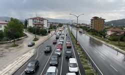Çorum'da bayram dönüşü D-100 kara yolunda trafik yoğunluğu devam ediyor