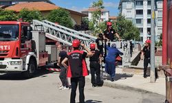 Çorum'da bir apartmanda çıkan yangında 7 kişi dumandan etkilendi