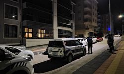GÜNCELLEME - Çorum'da camlarını kırdıkları eve giren şüpheliler kameralara yakalandı