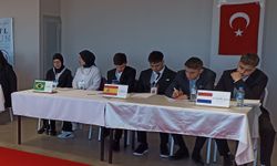 Havza'da lise öğrencileri 'Eğitim reformları ve eğitimde teknoloji kullanımı'nı değerlendirdi