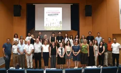 İzmir'de 'Karabağlar Akademi'nin ikinci yaz programı başladı