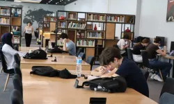 İzmit'te sınav öncesi gençlerin adresi kütüphaneler