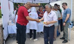Karabük'te vatandaşlara aşure dağıtıldı