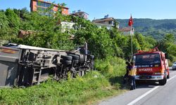 Kastamonu'da devrilen kamyonun sürücüsü yaralandı