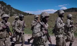 Mali ve Nijerli komandolar temel eğitimi başarıyla tamamladı