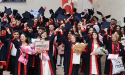 Merzifon'da fakülte ve yüksekokul öğrencileri için mezuniyet töreni düzenlendi