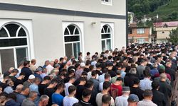 Rize'de trafik kazasında hayatını kaybeden gencin cenazesi defnedildi