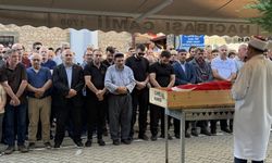 Rize'de trafik kazasında hayatını kaybeden iki gencin cenazeleri defnedildi