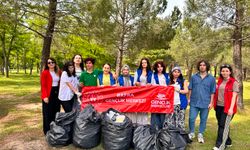 Samsun'da gönüllü gençler mesire alanını temizledi