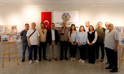 Samsun'da sıfır atık kapsamında atık kartonlar fotoğraf sergisinde fona dönüştü