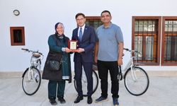 Tokat Belediyesinden çevreye duyarlı vatandaşlara bisiklet ödülü