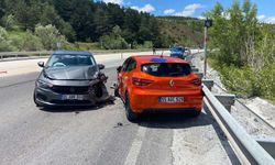 Tokat'ta iki otomobilin çarpıştığı kazada 3 kişi yaralandı