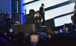 Trabzon Kültür Yolu Festivali'nde şarkıcı Bengü sahne aldı