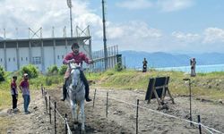 Trabzon'da atlı okçuluk ve binicilik sporları Singapur ekibine tanıtıldı