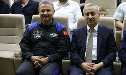 Türkiye'nin ilk astronotu Gezeravcı, Karabük'te öğrencilerle bir araya geldi