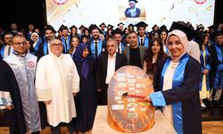 GENÇ HEKİMLER MESLEK ANDIYLA GÖREVE HAZIR
