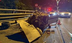 Zonguldak'ta bariyerlere çarpıp devrilen otomobilin sürücüsü ağır yaralandı