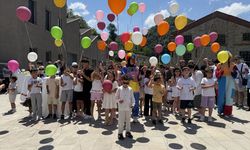 Zonguldak'ta lösemiyi yenen 6 yaşındaki çocuk için gökyüzüne balonlar bırakıldı