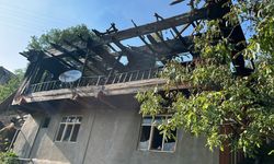 Dikmen'de yangın çıkan ev kullanılamaz hale geldi