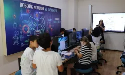 Kocaeli İzmit Belediyesi Robotik Kodlama ve Yazılım Evi'nde eğitimler başladı