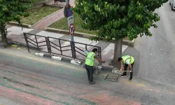 Manisa'da 17 ilçede yağmur suyu ızgaralarına düzenli bakım