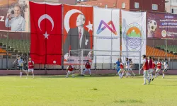 Mersin'de 30 Ağustos Zafer Kupası futbol heyecanı başladı