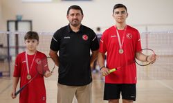 Milli antrenör baba, badminton sevgisi aşıladığı oğullarıyla başarı peşinde