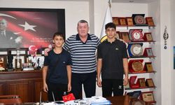 GENÇ GÜREŞÇİLERDEN ZİYARET