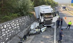 TIRLA ÇARPIŞAN OTOMOBİL SÜRÜCÜSÜ ÖLDÜ