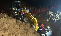 BABA İLE OĞLU TOPRAK ALTINDA KALDI...