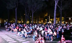 Bursa İznik'te yazlık sinema sezon finali yaptı