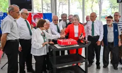 Bursa'da 7'den 70'e 30 Ağustos sevinci