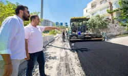 İzmir Narlıdere'de asfalt mesaisi
