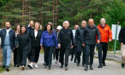 CHP lideri Kılıçdaroğlu kampın son gününe göl kenarında yürüyüşle başladı