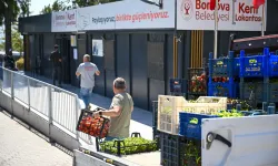İzmir Bornova'da Dayanışma Tarlası sofralara bereket taşıyor