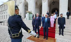 Numan Kurtulmuş Lizbon'da törenle karşılandı