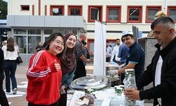 ÜNİVERSİTELİLERE SICAK "HOŞGELDİNİZ" JESTİ
