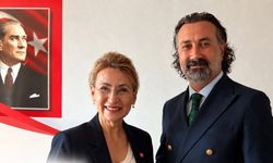 YENİ PARTİ'DE DEVİR TESLİM TÖRENİ