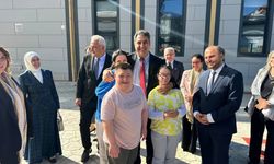 YILMAZ, ÖZEL EĞİTİM KAMPÜSÜNDE ÖĞRENCİLERLE BULUŞTU