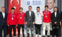 Bursa'nın madalyalı güreşçileri Biba'nın konuğu oldu