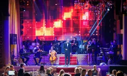 Cenk Eren'den mikrofonsuz muhteşem performans